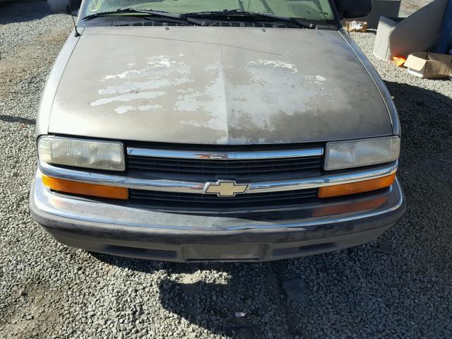 1GNCS13W5X2193345 - 1999 CHEVROLET BLAZER GRAY photo 7