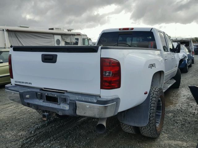 1GTJK336X8F137987 - 2008 GMC SIERRA K35 WHITE photo 4