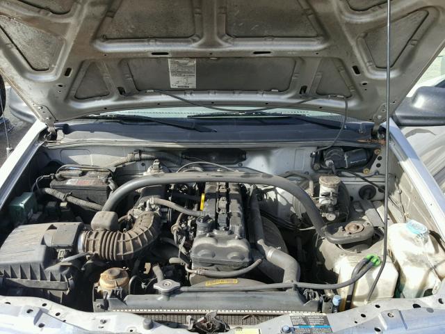 2CNBE13C736931446 - 2003 CHEVROLET TRACKER SILVER photo 7