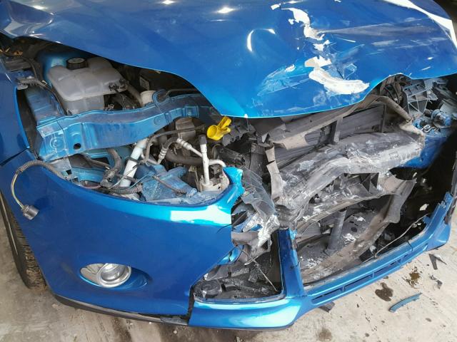 1FAHP3K29CL284462 - 2012 FORD FOCUS SE BLUE photo 9