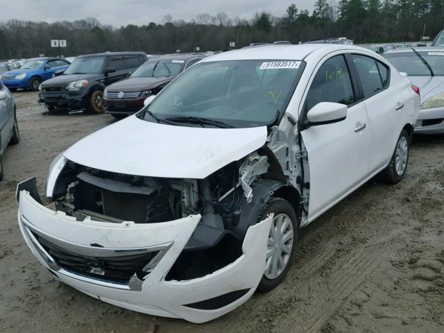 3N1CN7AP4FL846634 - 2015 NISSAN VERSA S WHITE photo 2