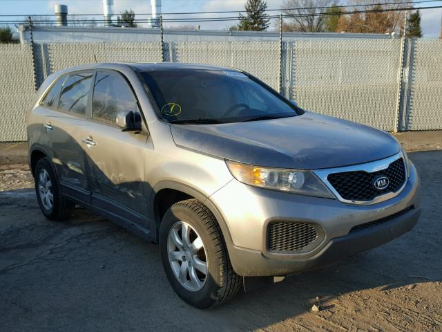 5XYKT3A11BG015791 - 2011 KIA SORENTO BA GRAY photo 1