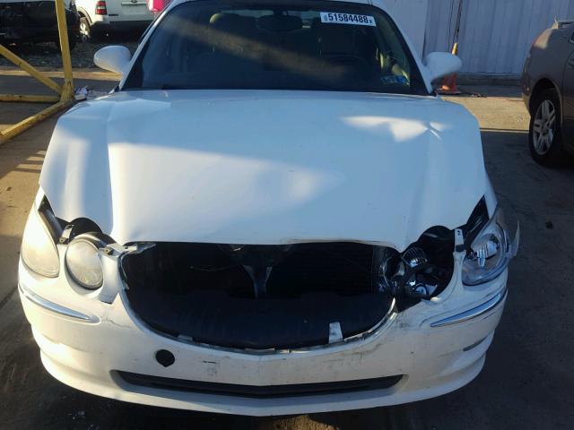 2G4WC582491219092 - 2009 BUICK LACROSSE C WHITE photo 9