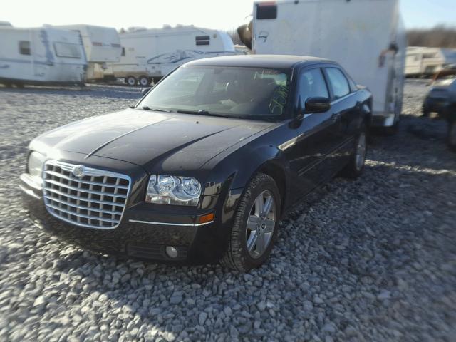 2C3AK53GX5H696734 - 2005 CHRYSLER 300 TOURIN BLACK photo 2