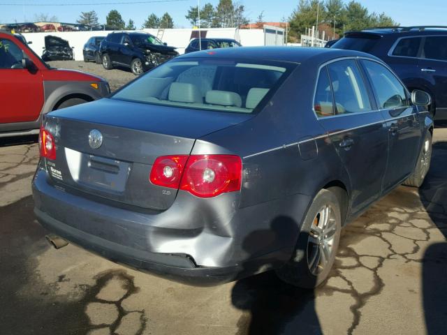 3VWSF71K25M630734 - 2005 VOLKSWAGEN NEW JETTA GRAY photo 4