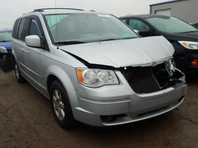 2A4RR5D15AR192742 - 2010 CHRYSLER TOWN & COU SILVER photo 1