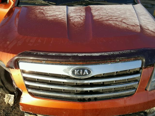 KNDJJ741095027678 - 2009 KIA BORREGO LX ORANGE photo 7