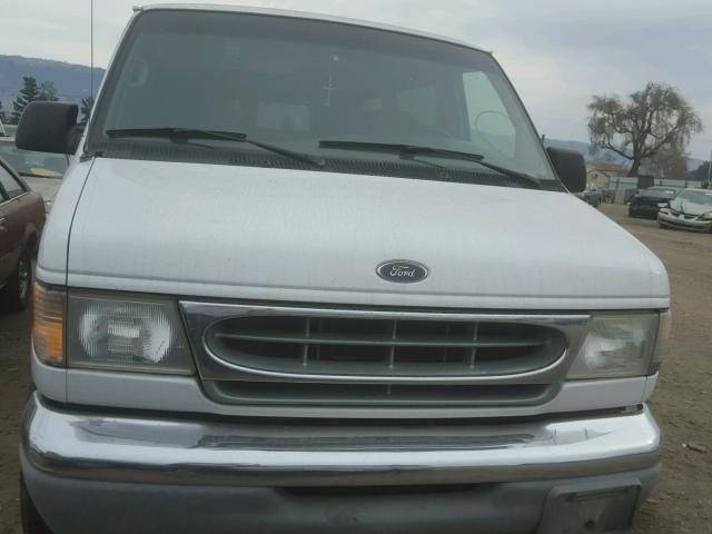 1FBSS31L41HA83842 - 2001 FORD ECONOLINE WHITE photo 9