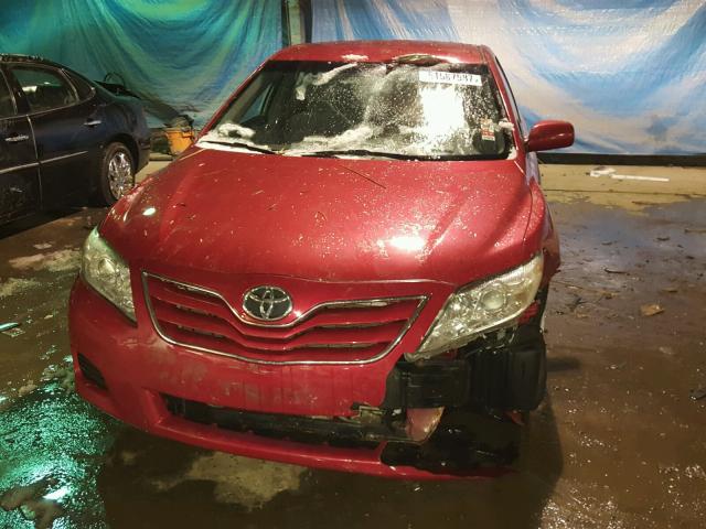 4T4BF3EK8BR087663 - 2011 TOYOTA CAMRY BASE RED photo 9