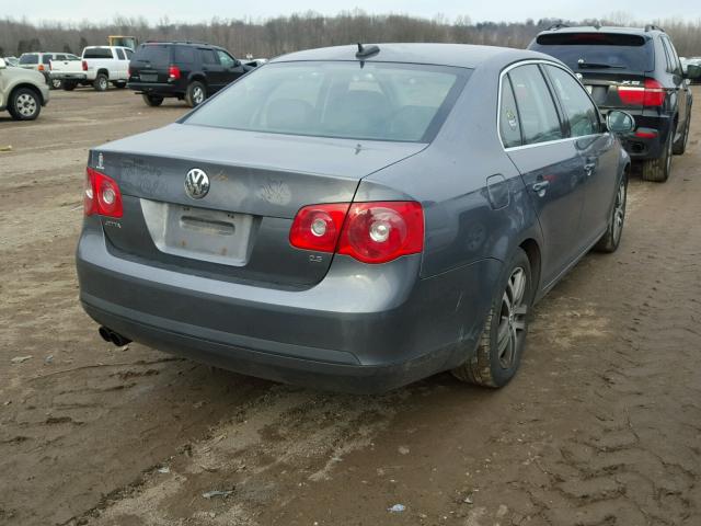 3VWDF71K45M603740 - 2005 VOLKSWAGEN NEW JETTA GRAY photo 4