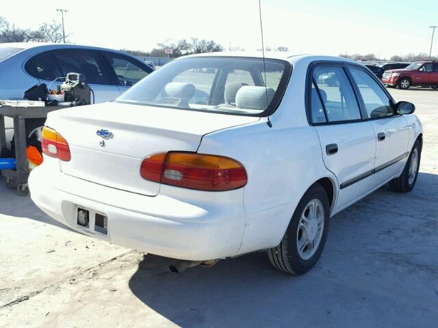 1Y1SK52852Z407244 - 2002 CHEVROLET GEO PRIZM WHITE photo 4