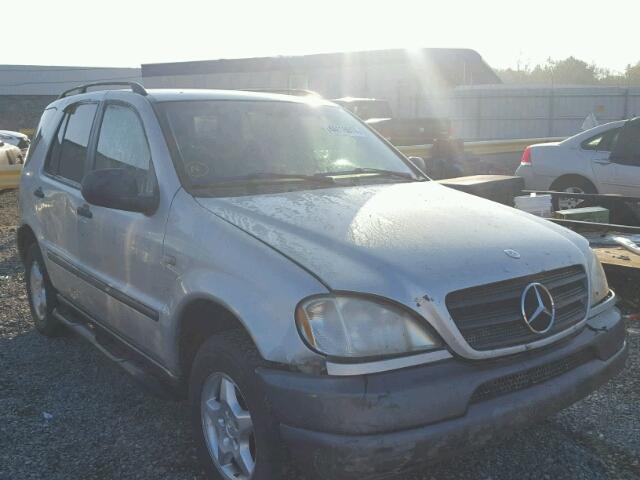 4JGAB54E3XA136415 - 1999 MERCEDES-BENZ ML 320 SILVER photo 1