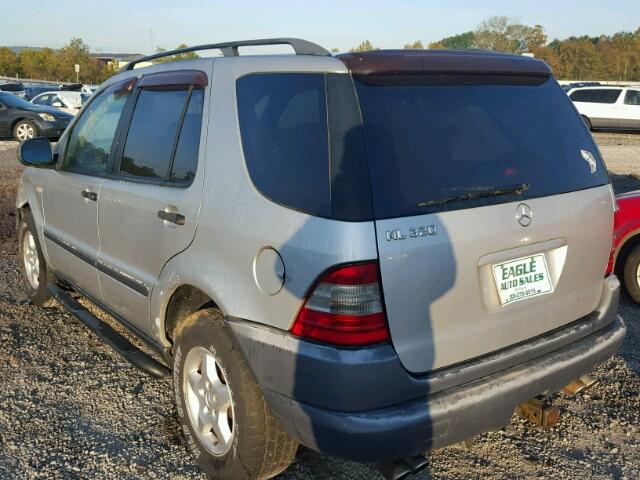 4JGAB54E3XA136415 - 1999 MERCEDES-BENZ ML 320 SILVER photo 3