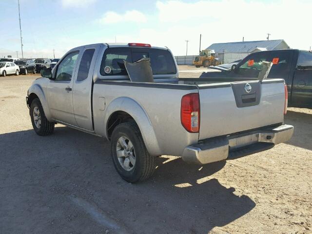 1N6AD0CU2BC403371 - 2011 NISSAN FRONTIER S SILVER photo 3