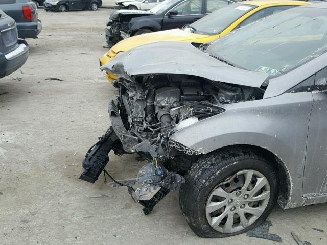 KMHDH4AE4DU590659 - 2013 HYUNDAI ELANTRA GL GRAY photo 9