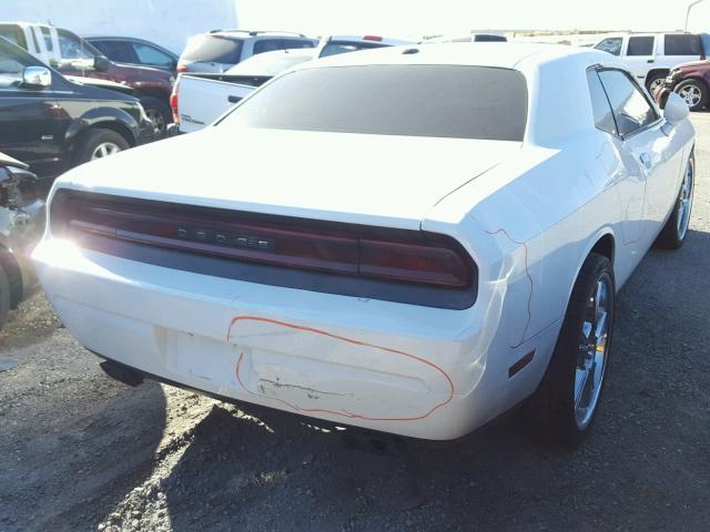 2C3CDYAG4CH214134 - 2012 DODGE CHALLENGER WHITE photo 4