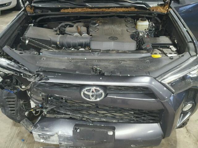 JTEBU5JR5G5361689 - 2016 TOYOTA 4RUNNER SR CHARCOAL photo 7