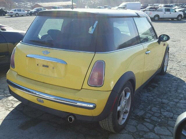 WMWRC33424TC49354 - 2004 MINI COOPER YELLOW photo 4