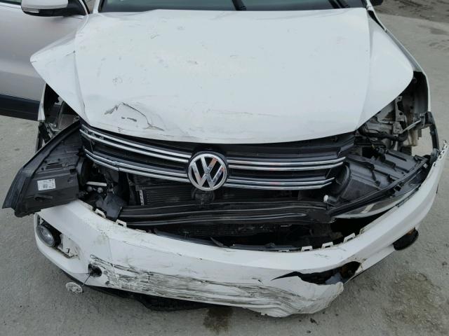 WVGAV3AX3DW625073 - 2013 VOLKSWAGEN TIGUAN S WHITE photo 7