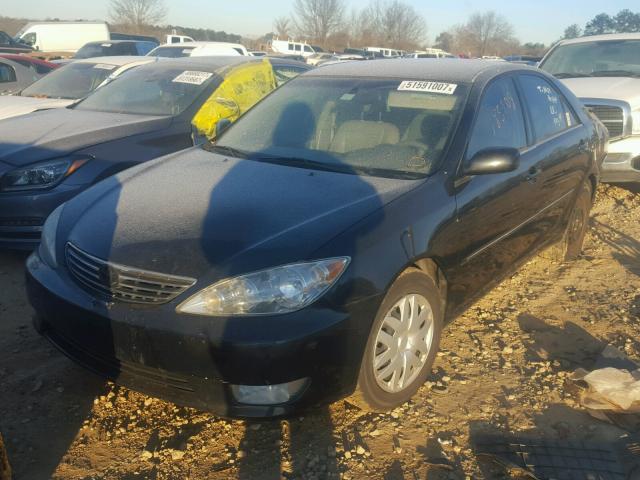 4T1BE32K85U050439 - 2005 TOYOTA CAMRY LE GRAY photo 2