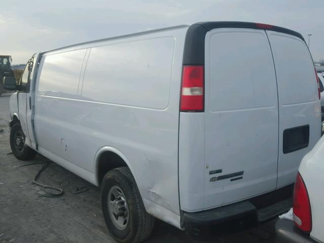 1GCZGUCG8C1129024 - 2012 CHEVROLET EXPRESS G3 WHITE photo 3