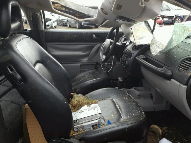 3VWCC21C2YM406859 - 2000 VOLKSWAGEN NEW BEETLE 黑色 照片 5