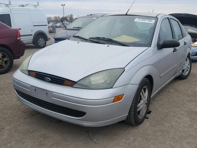 1FAFP34Z34W145414 - 2004 FORD FOCUS SE C SILVER photo 2