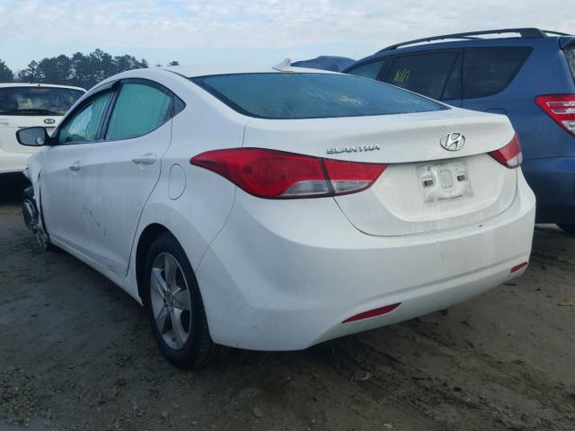 5NPDH4AE7DH306584 - 2013 HYUNDAI ELANTRA GL WHITE photo 3