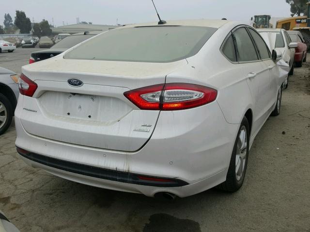 3FA6P0HD3GR316215 - 2016 FORD FUSION SE WHITE photo 4