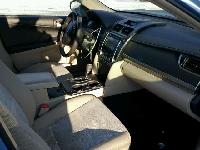 4T1BF1FK3CU523916 - 2012 TOYOTA CAMRY BASE BLUE photo 5