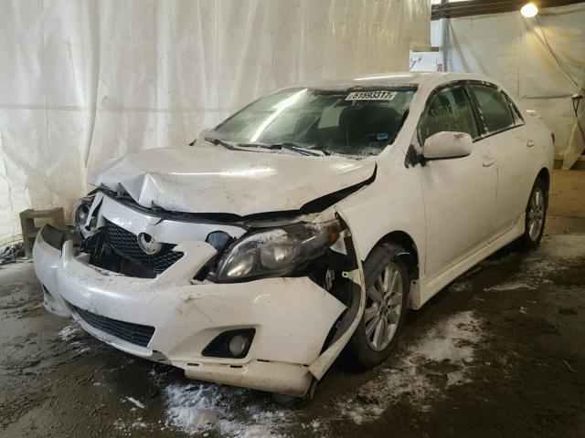 1NXBU4EE2AZ376102 - 2010 TOYOTA COROLLA BA WHITE photo 2