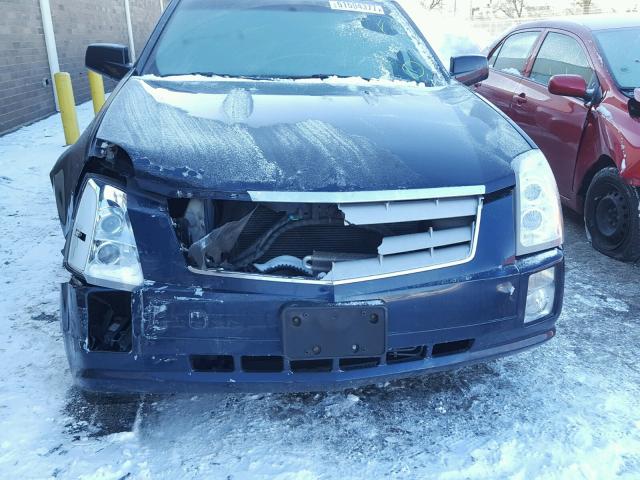 1GYEE637960222817 - 2006 CADILLAC SRX BLUE photo 9