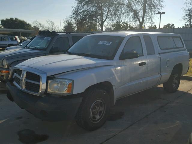 1D7HE22K55S273242 - 2005 DODGE DAKOTA ST WHITE photo 2