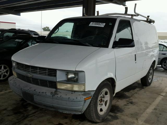 1GCDM19X13B108597 - 2003 CHEVROLET ASTRO WHITE photo 2