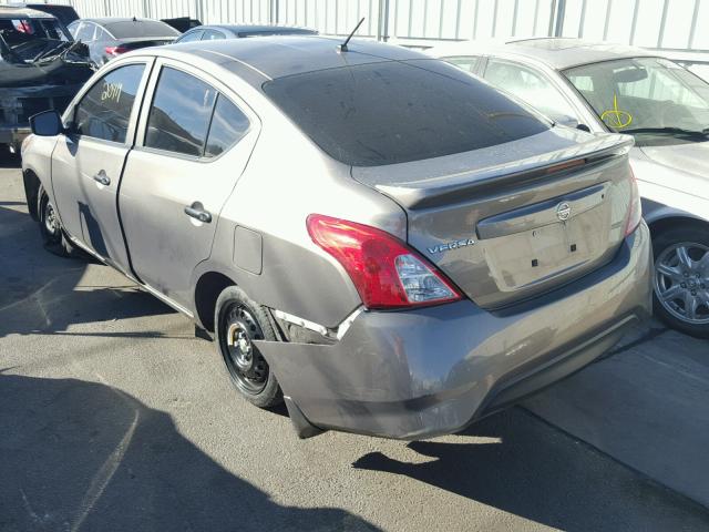 3N1CN7AP6HL808325 - 2017 NISSAN VERSA S GRAY photo 3