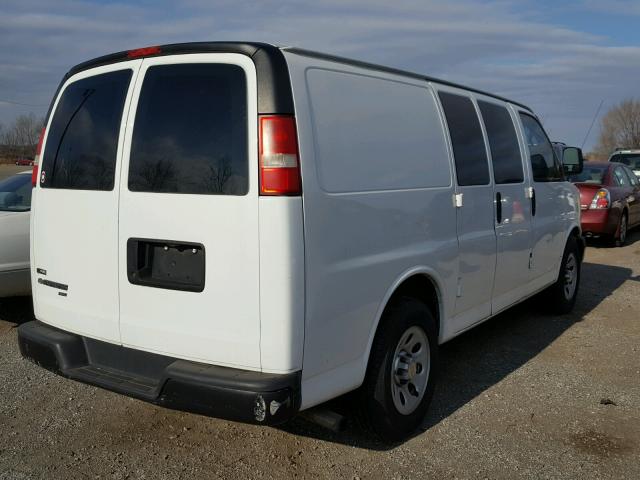 1GCUHAD4XA1114662 - 2010 CHEVROLET EXPRESS G1 WHITE photo 4