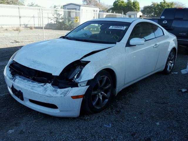 JNKCV54EX4M812453 - 2004 INFINITI G35 WHITE photo 2