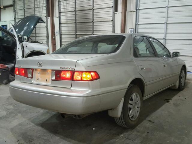 JT2BG22K010568063 - 2001 TOYOTA CAMRY CE SILVER photo 4