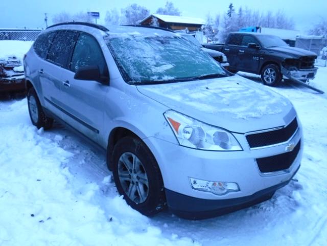 1GNLVEED2AS149126 - 2010 CHEVROLET TRAVERSE L SILVER photo 1