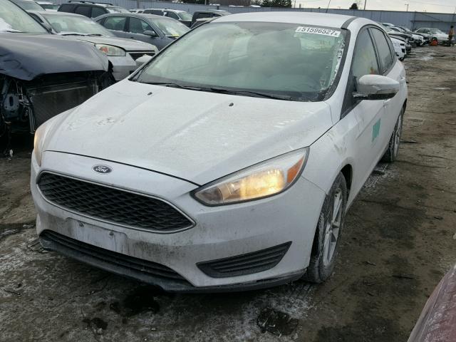 1FADP3K2XGL400031 - 2016 FORD FOCUS SE WHITE photo 2