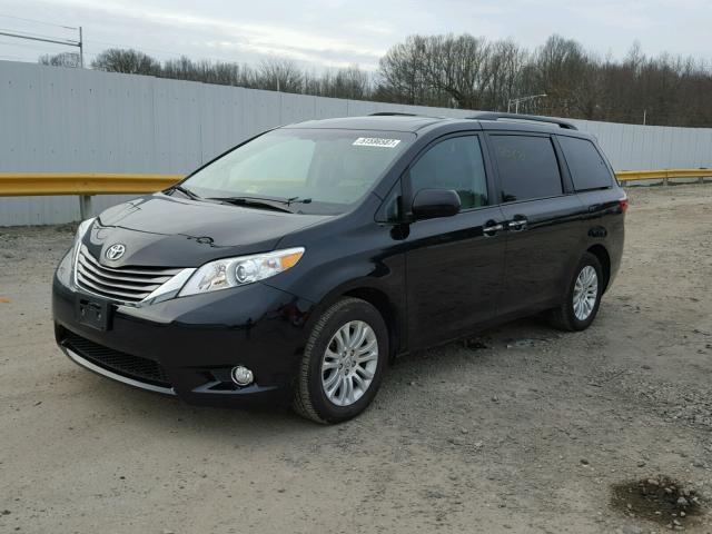 5TDYZ3DCXHS793380 - 2017 TOYOTA SIENNA XLE BLACK photo 2