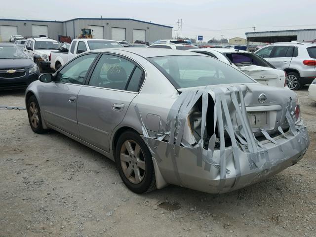 1N4AL11D03C130968 - 2003 NISSAN ALTIMA BAS SILVER photo 3