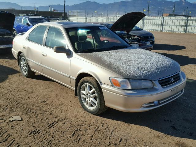 4T1BF28K2YU938669 - 2000 TOYOTA CAMRY LE 金色 照片 1