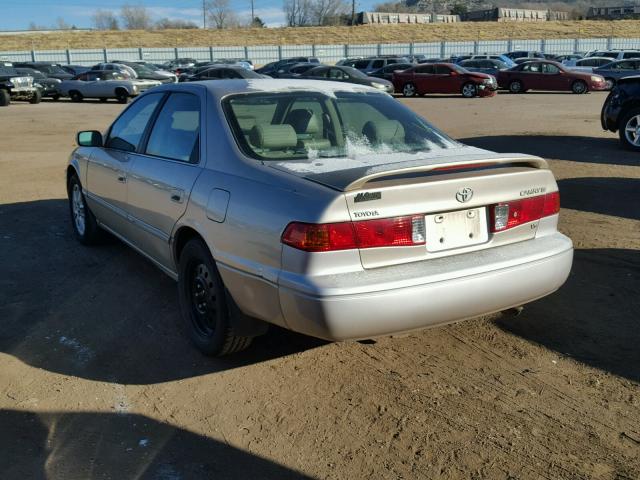 4T1BF28K2YU938669 - 2000 TOYOTA CAMRY LE 金色 照片 3