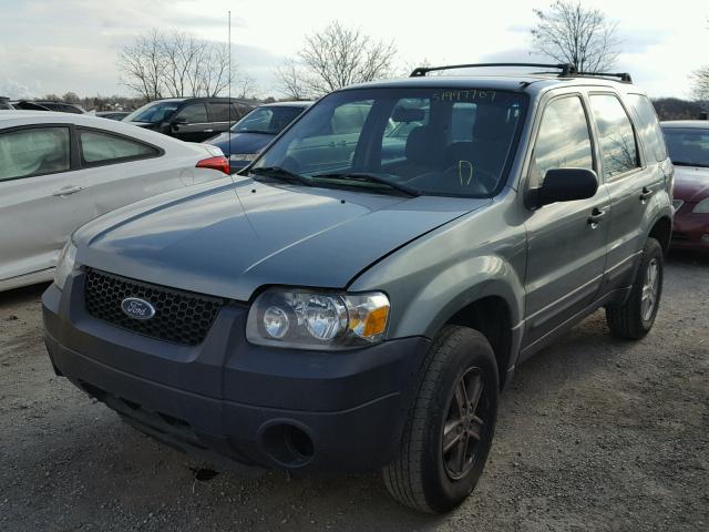 1FMYU02Z06KA25136 - 2006 FORD ESCAPE XLS GRAY photo 2