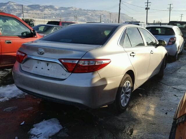 4T1BF1FK9HU420362 - 2017 TOYOTA CAMRY LE SILVER photo 4