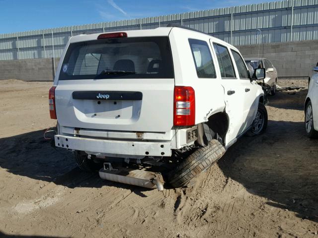 1J8FT28W78D599496 - 2008 JEEP PATRIOT SP WHITE photo 4