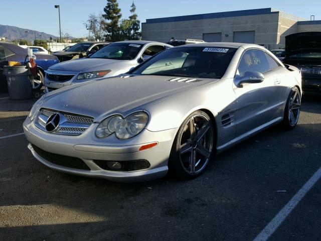 WDBSK74F33F029664 - 2003 MERCEDES-BENZ SL 55 AMG SILVER photo 2