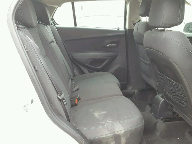 3GNCJKSB5FL245920 - 2015 CHEVROLET TRAX LS SILVER photo 6