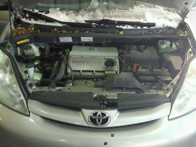 5TDZA23C76S436503 - 2006 TOYOTA SIENNA CE SILVER photo 7